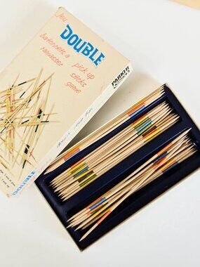 3/$35✨️Vintage 1970s Wooden Pick-Up Sticks Game Complete Set